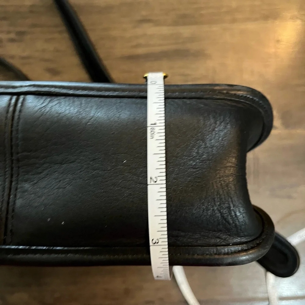 Vintage Coach | Rambler Legacy #9061 | Black Leather
Crossbody Bag - Picture 11 of 11